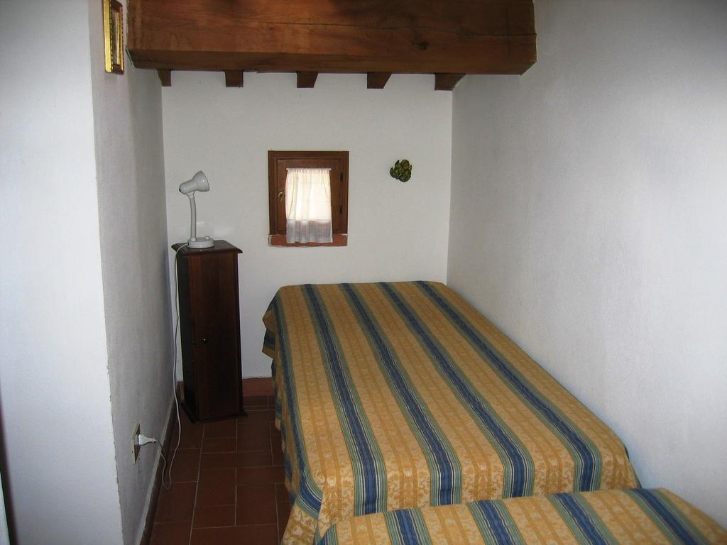 Agriturismo Poggio Al Tesoro Crespina Экстерьер фото