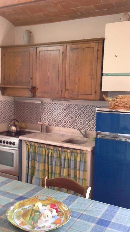 Agriturismo Poggio Al Tesoro Crespina Экстерьер фото