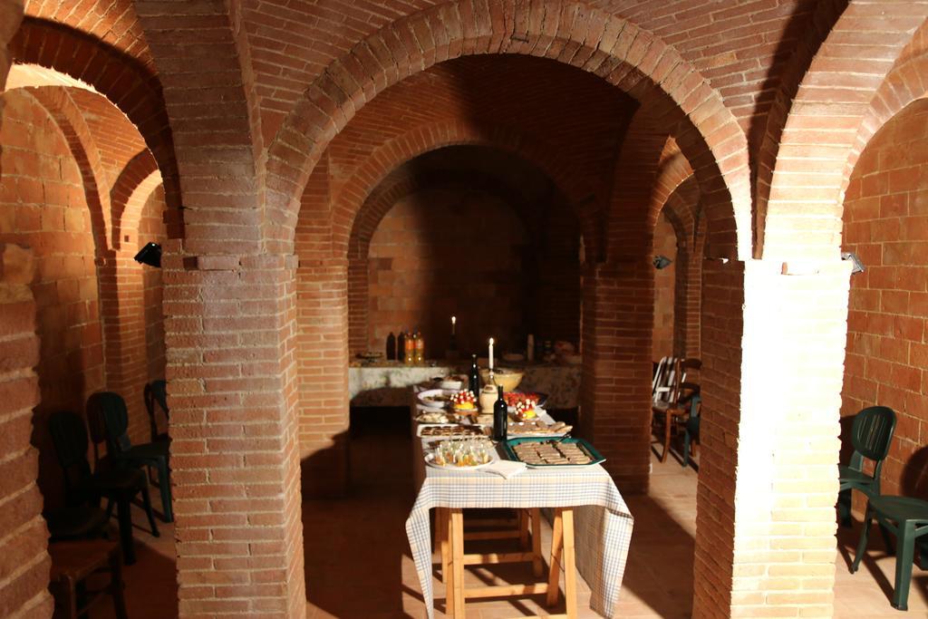 Agriturismo Poggio Al Tesoro Crespina Экстерьер фото